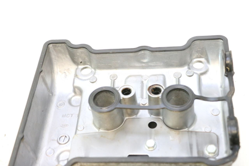photo de CACHE CULBUTEUR HONDA FJS SILVER WING SILVERWING 400 (2005 - 2008) - Zoom état d’usage