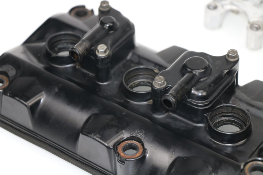 photo de CACHE CULBUTEUR TRIUMPH STREET TRIPLE 675 (2007 - 2012)