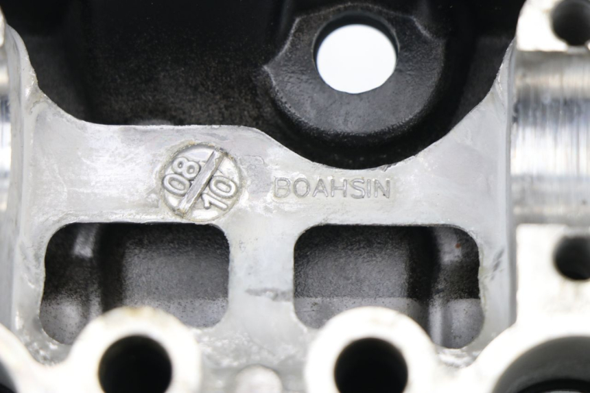 photo de CACHE CULBUTEUR TRIUMPH STREET TRIPLE 675 (2007 - 2012)