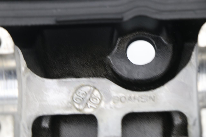 photo de CACHE CULBUTEUR TRIUMPH STREET TRIPLE 675 (2007 - 2012)