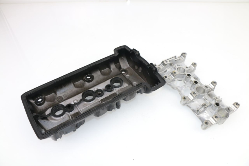 photo de CACHE CULBUTEUR TRIUMPH STREET TRIPLE 675 (2007 - 2012)