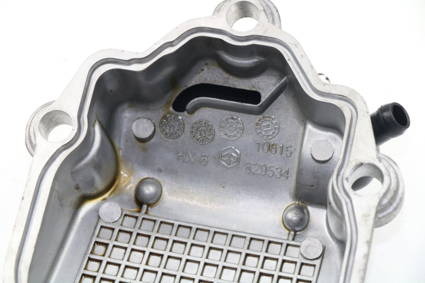 photo de CACHE CULBUTEUR PIAGGIO VESPA GTS IE 300 (2010 - 2016) - Marquages et références