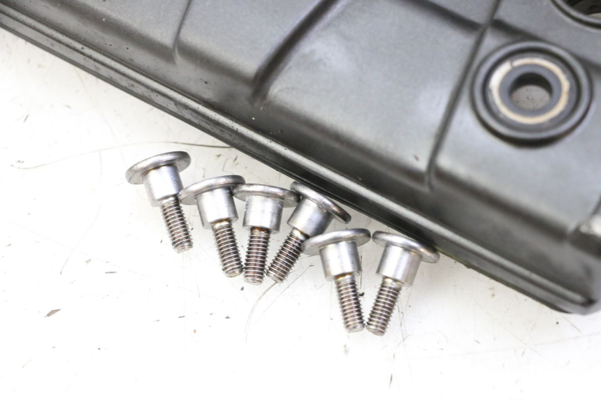 photo de CACHE CULBUTEUR YAMAHA FZ6 FAZER S2 600 (2007 - 2011)