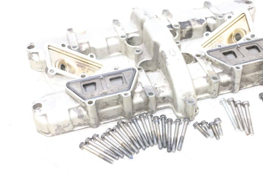 photo de CACHE CULBUTEUR KAWASAKI ZR7 ZR-7 S 750 (1999 - 2004) - Points de fixation