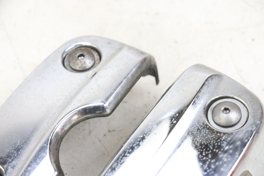 photo de CACHE CYLINDRE SUZUKI GZ MARAUDER 125 (1998 - 2004) - Gros plan technique