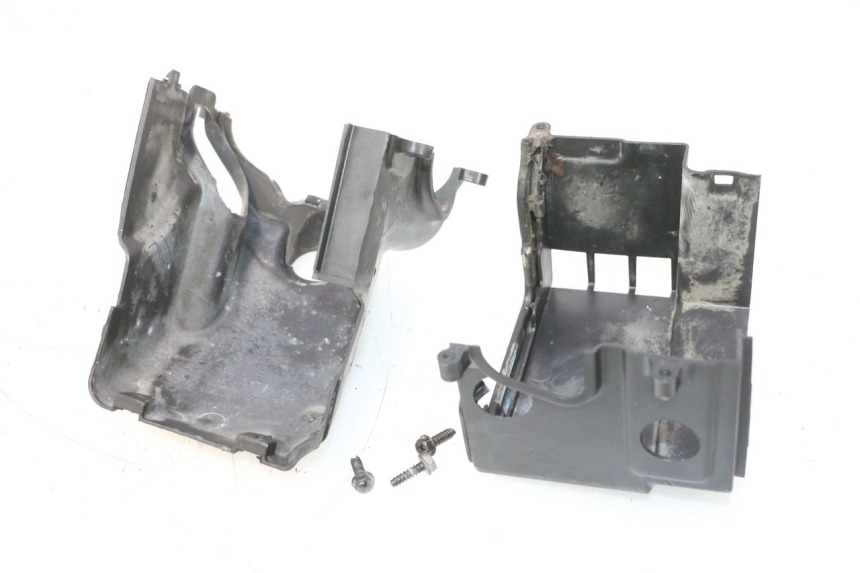 photo de CACHE CYLINDRE SYM MIO 50 (2005 - 2010) - Gros plan technique