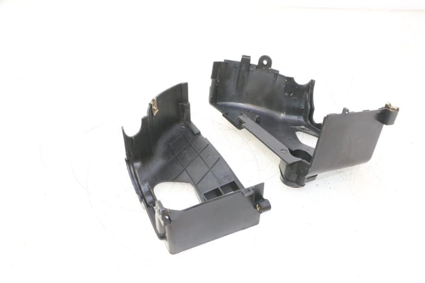 photo de CACHE CYLINDRE JM MOTORS SANTANA 50 (2014 - 2023) - Points de fixation