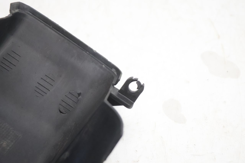 photo de CACHE CYLINDRE PEUGEOT TREKKER 50 (1995 - 2004) - Autre angle de vue