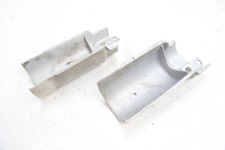 photo de CACHE FOURCHE APRILIA SCARABEO GT 125 (1999 - 2007) - Gros plan technique