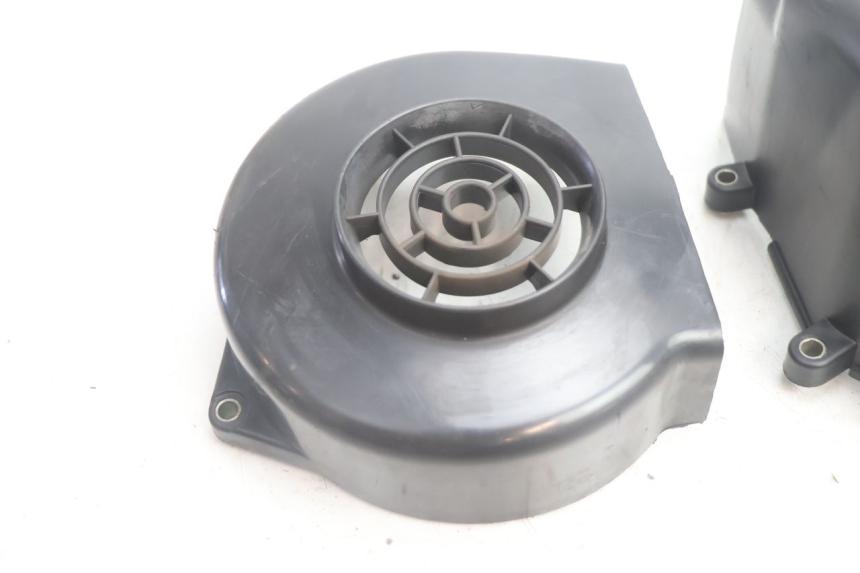 photo de CACHE MOTEUR PEUGEOT KISBEE 2T 50 (2010 - 2017) - Détail de la pièce