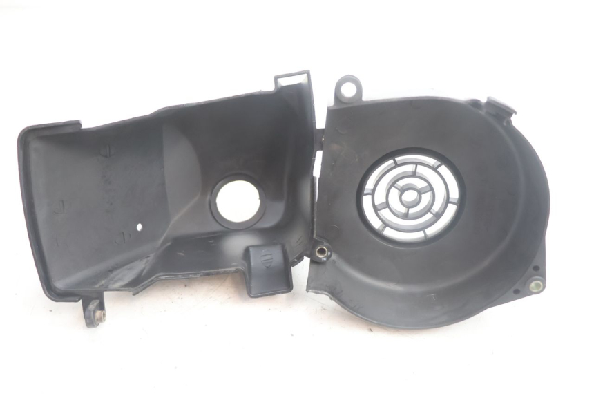 photo de CACHE MOTEUR PEUGEOT KISBEE 2T 50 (2010 - 2017) - Points de fixation