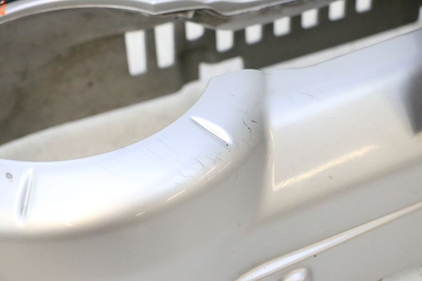 photo de CACHE MOTEUR PIAGGIO MP3 LT 400 (2007 - 2012) - Vue rapprochée