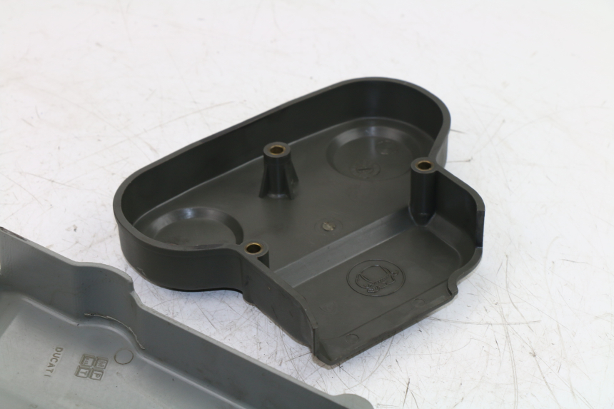 photo de CACHE MOTEUR DUCATI ST3 992 (2006 - 2008) - Zoom état d’usage