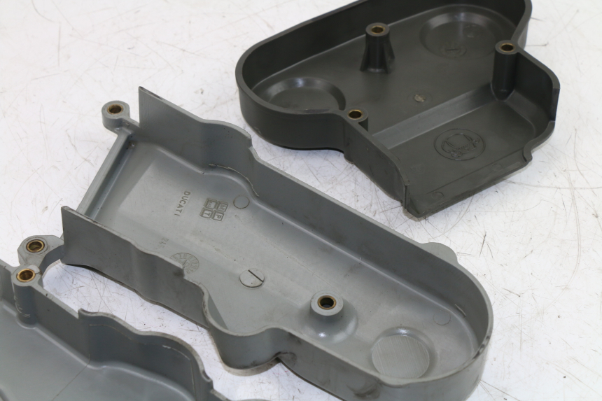 photo de CACHE MOTEUR DUCATI ST3 992 (2006 - 2008) - Autre angle de vue