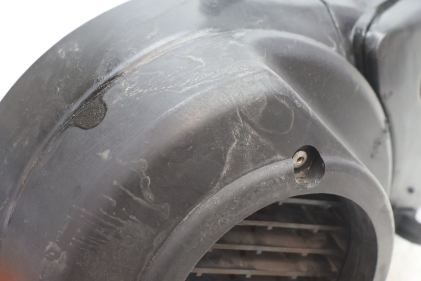 photo de CACHE MOTEUR KYMCO SUPER 8 2T 50 (2007 - 2013) - Zoom état d’usage