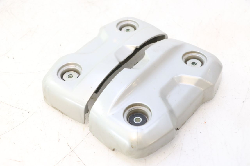 photo de CACHE MOTEUR HONDA XLV VARADERO 125 (2007 - 2012) - Points de fixation