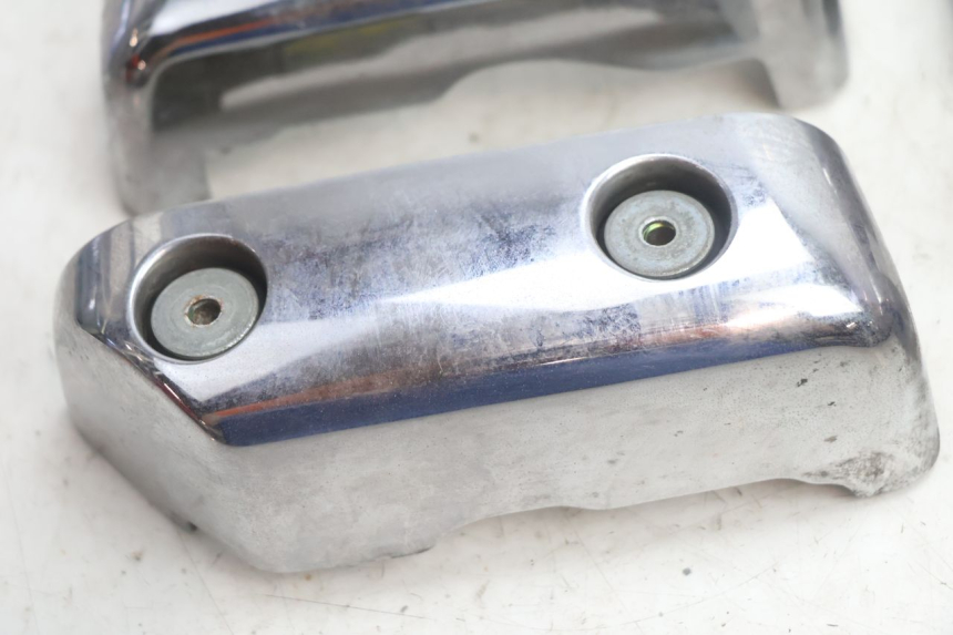 photo de CACHE MOTEUR YAMAHA XV VIRAGO 535 (1988 - 2004) - Gros plan technique