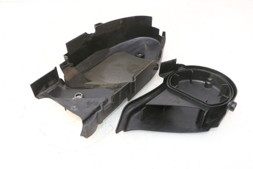 photo de CACHE MOTEUR YAMAHA YP MAJESTY 125 (1998 - 2001) - Zoom état d’usage