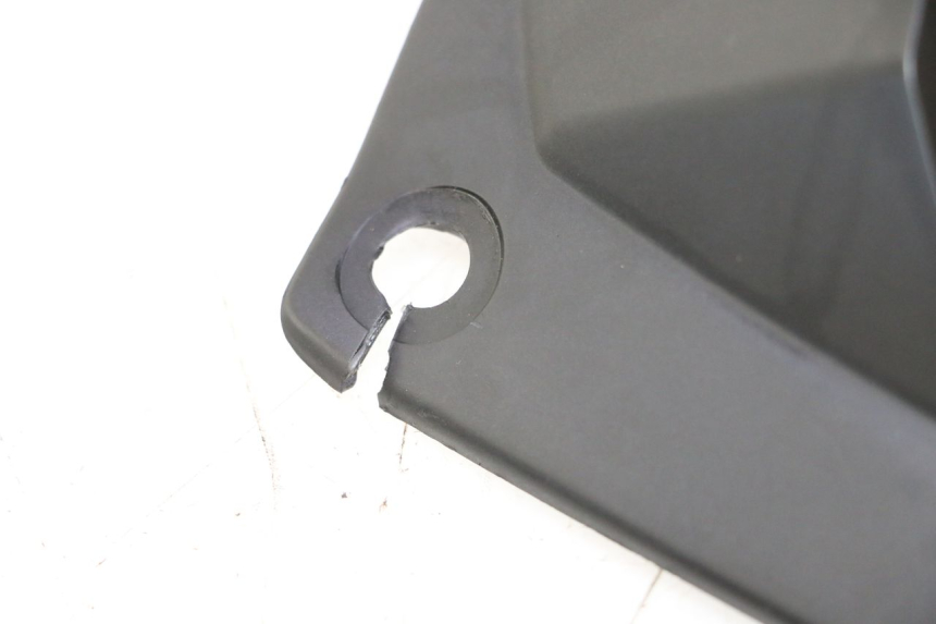 photo de CACHE NEIMAN SUZUKI GSR 600 (2005 - 2012) - Points de fixation
