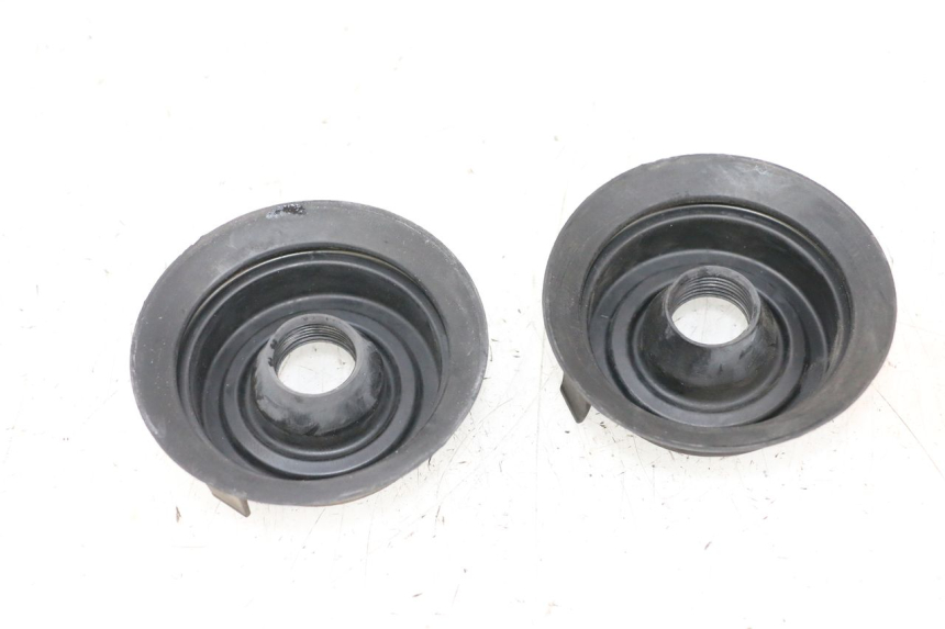 photo de CACHE POUSSIERE PHARE YAMAHA XMAX X-MAX 125 (2006 - 2009) - Détail de la pièce