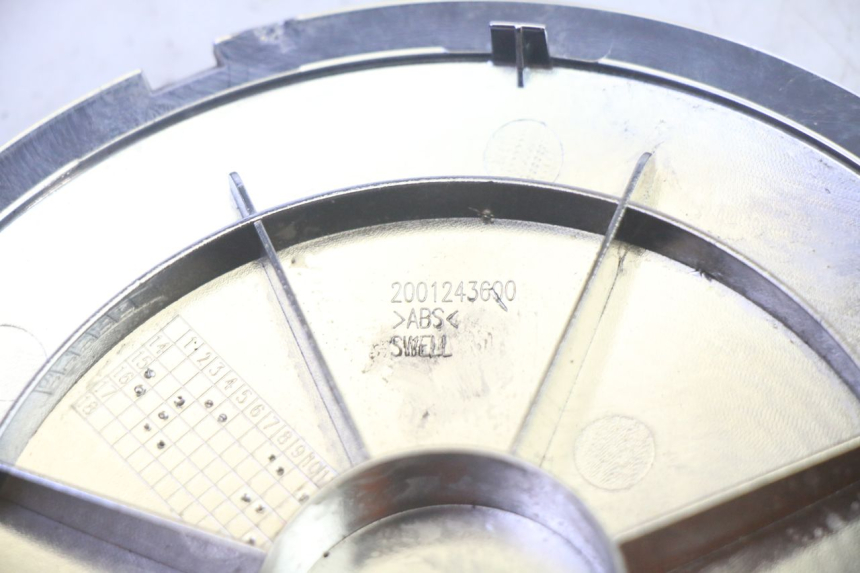 photo de CACHE ROUE PEUGEOT DJANGO 4T 50 (2014 - 2019) - Autre angle de vue