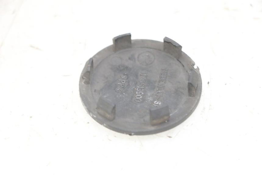 photo de CACHE ROUE PEUGEOT JET FORCE CARBU 50 (2003 - 2016)