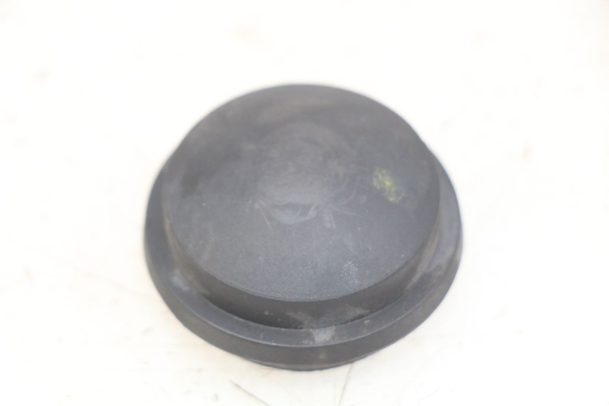 photo de CACHE ROUE PIAGGIO FLY 4T 50 (2013 - 2017)