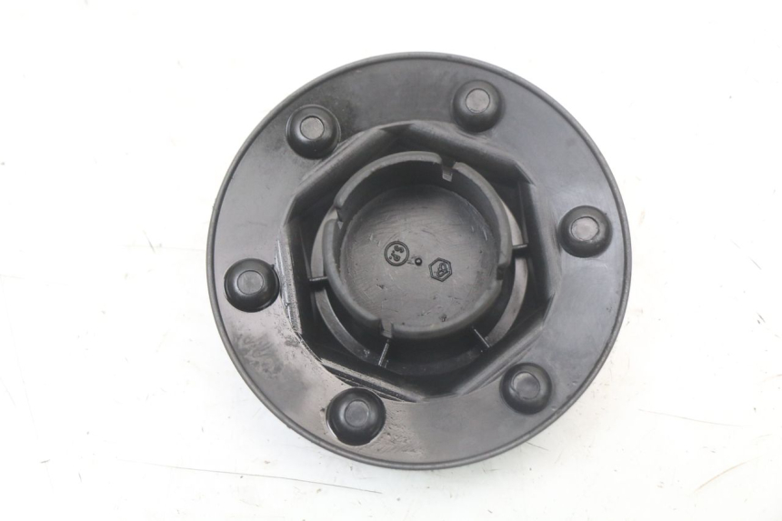 photo de CACHE ROUE GILERA RUNNER LC 50 (1997 - 1998) - Autre angle de vue