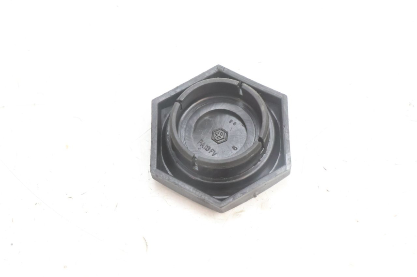 photo de CACHE ROUE GILERA RUNNER SP 50 (2002 - 2004) - Autre angle de vue