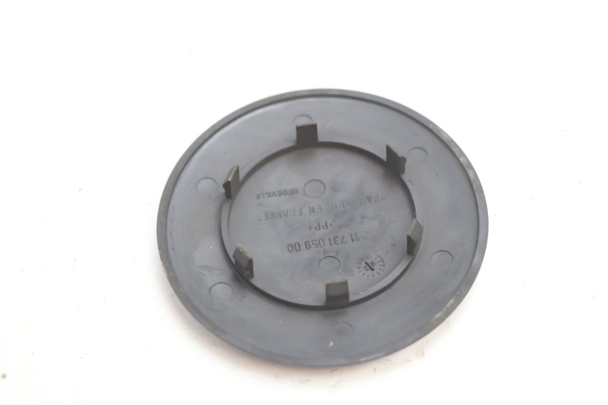 photo de CACHE ROUE PEUGEOT TREKKER 50 (1995 - 2004) - Autre angle de vue