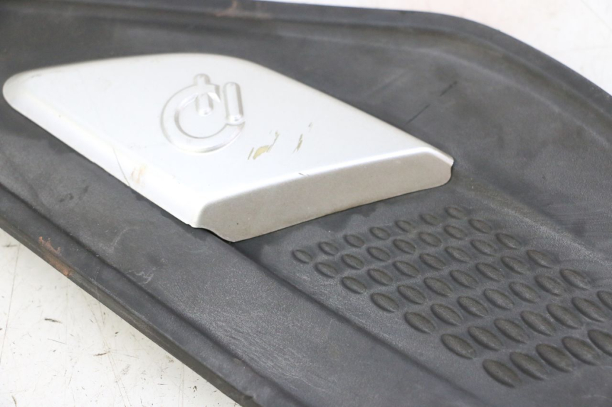 photo de CACHE SOUS SELLE DROIT QUADRO 4 4D 350 (2015 - 2018)