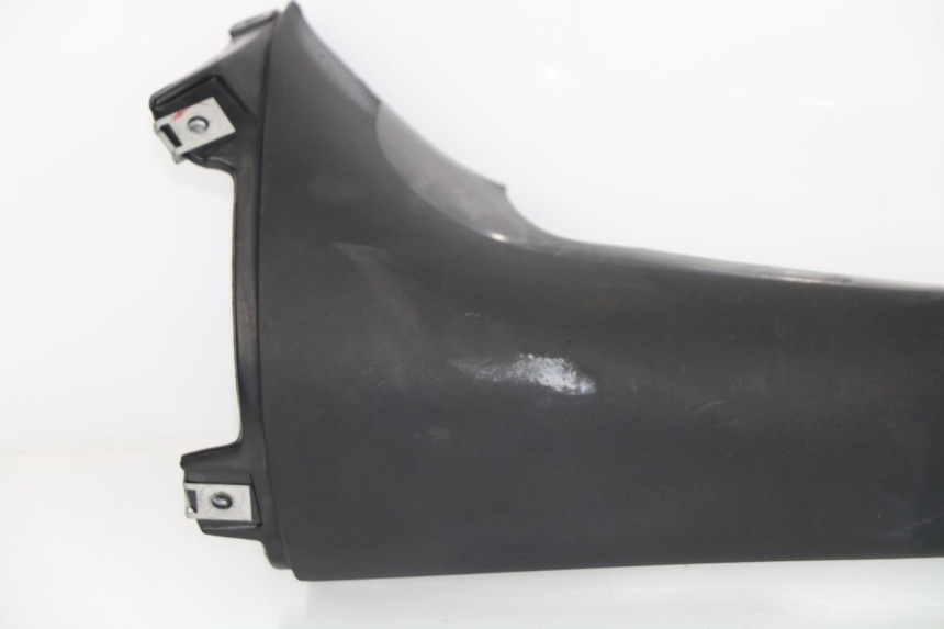 photo de CACHE SOUS SELLE DROIT APRILIA TUONO 125 (2003 - 2005)