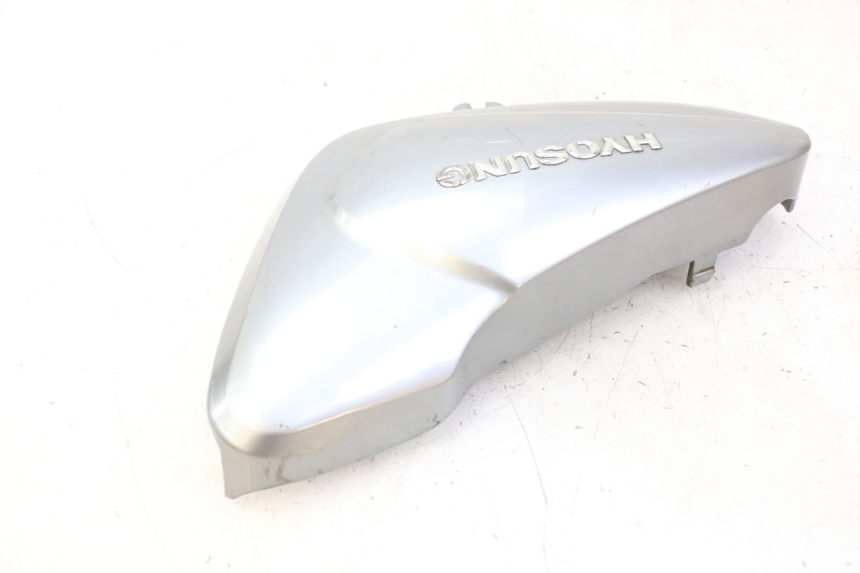photo de Cache sous selle droit HYOSUNG GV AQUILA 125 (2000 - 2004)