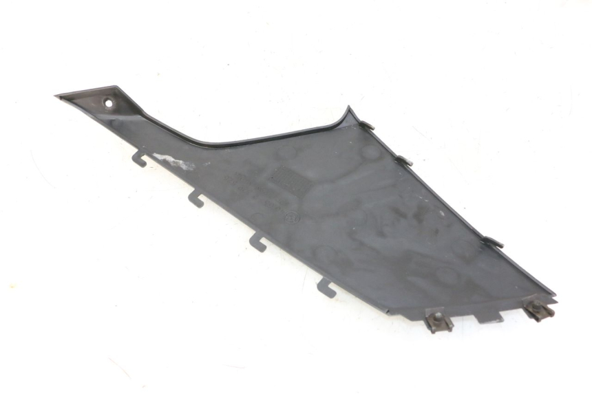 photo de CACHE SOUS SELLE DROIT BMW C1 125 (2000 - 2003)