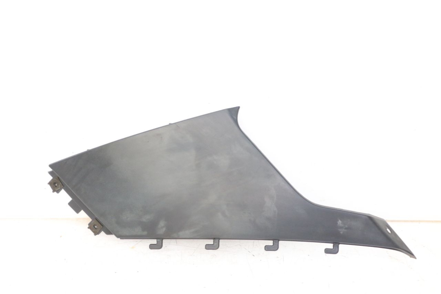 photo de CACHE SOUS SELLE DROIT BMW C1 125 (2000 - 2003)