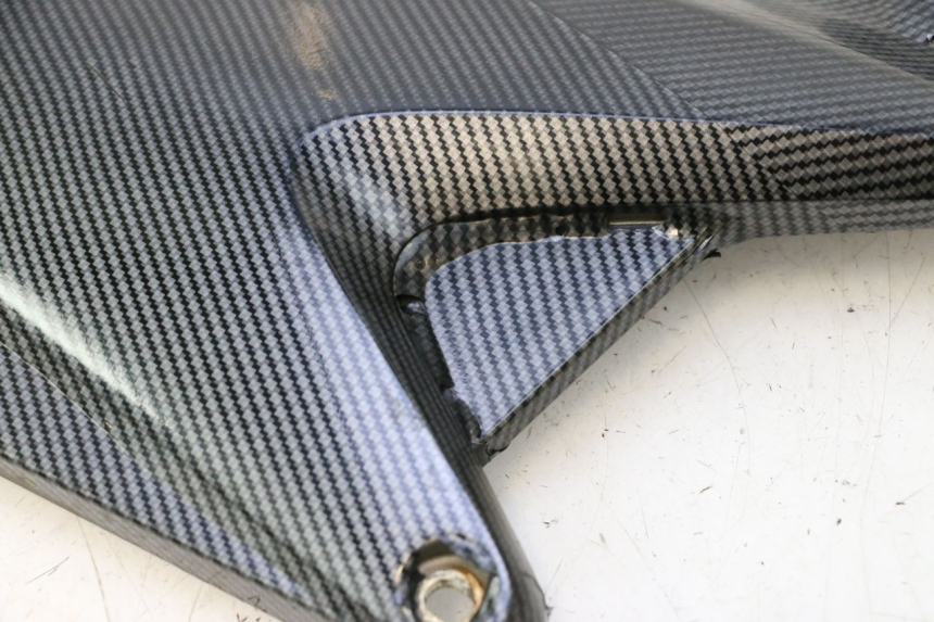 photo de CACHE SOUS SELLE DROIT HONDA CB F HORNET 600 (2005 - 2006) - Marquages et références