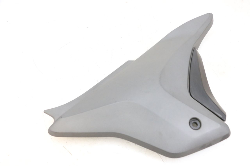 photo de CACHE SOUS SELLE DROIT KSR CODE 125 (2018 - 2020) - Détail de la pièce