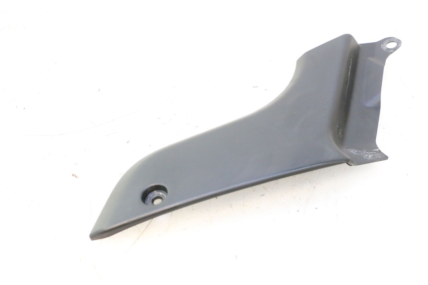 photo de CACHE SOUS SELLE DROIT YAMAHA FJR 1300 (2001 - 2005) - Autre angle de vue