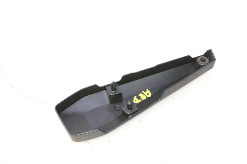 photo de CACHE SOUS SELLE DROIT YAMAHA FZ8 800 (2010 - 2016) - Autre angle de vue