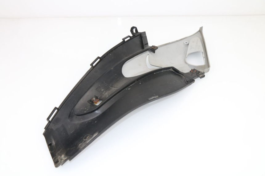 photo de CACHE SOUS SELLE DROIT GILERA RUNNER 50 (1999 - 2005)