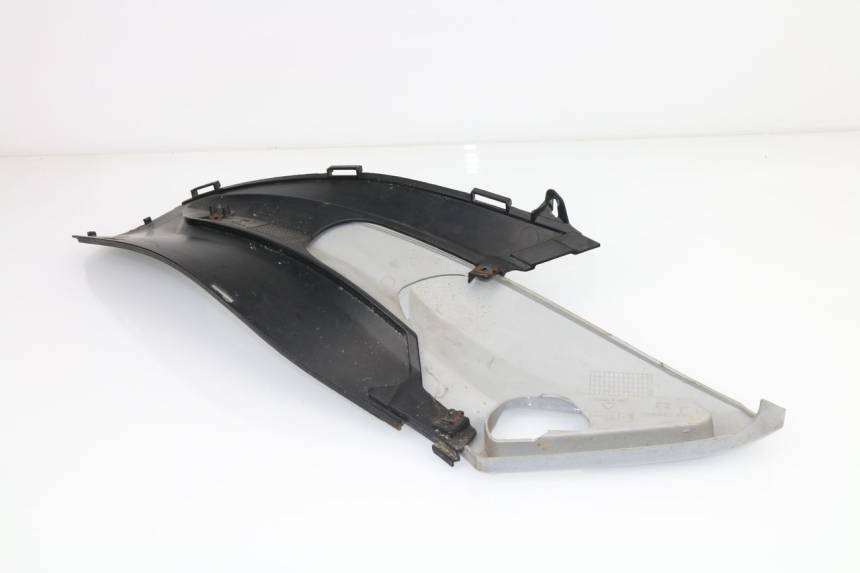 photo de CACHE SOUS SELLE DROIT GILERA RUNNER 50 (1999 - 2005)