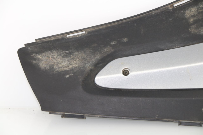 photo de CACHE SOUS SELLE DROIT GILERA RUNNER 50 (1999 - 2005)