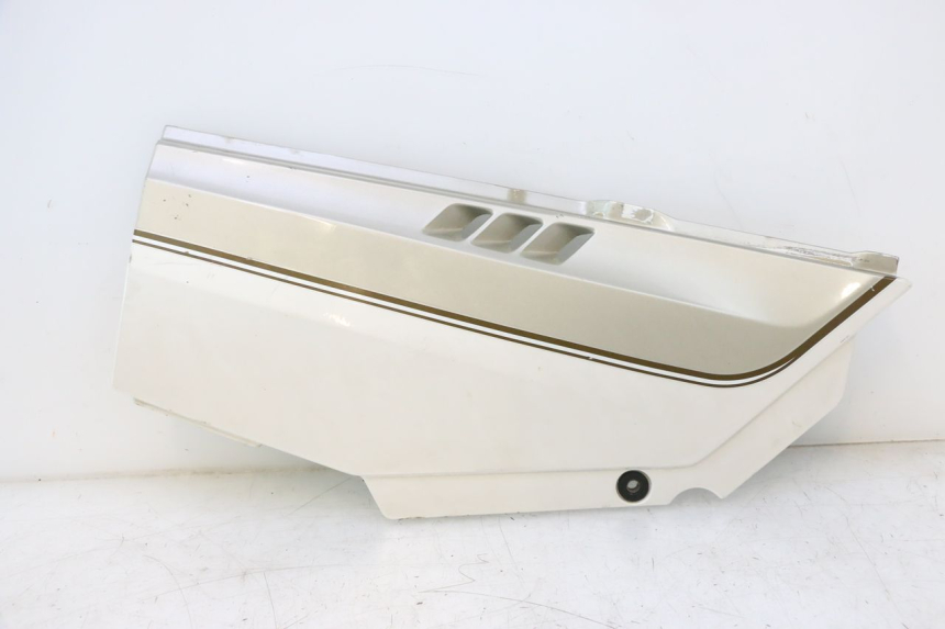 photo de CACHE SOUS SELLE DROIT KAWASAKI GPX F ZX750F 750 (1986 - 1990) - Vue principale