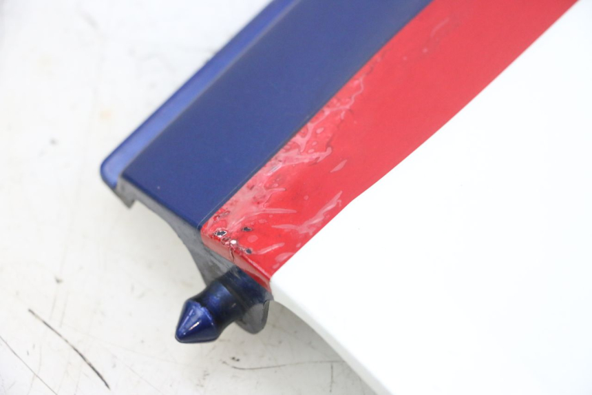 photo de CACHE SOUS SELLE DROIT KAWASAKI GPX R WARBIRD 600 (1988 - 1993) - État de surface