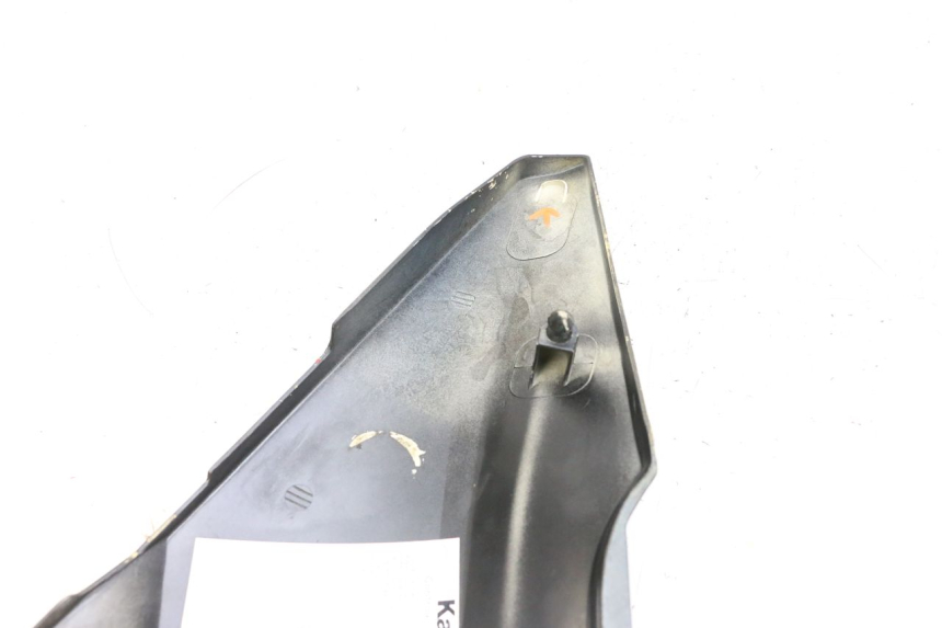 photo de CACHE SOUS SELLE DROIT KAWASAKI GPZ RX 1000 (1986 - 1988) - Détail de la pièce
