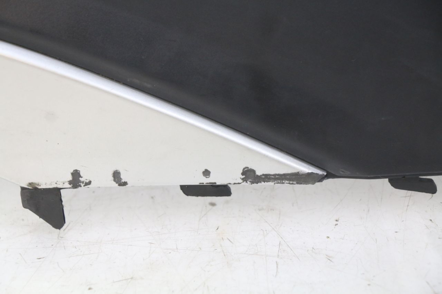 photo de CACHE SOUS SELLE DROIT TNT MOTOR GRIDO 2T 50 (2010 - 2019)