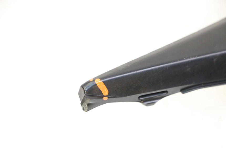 photo de CACHE SOUS SELLE DROIT SUZUKI GSR 750 (2011 - 2017)