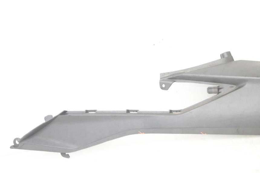 photo de CACHE SOUS SELLE DROIT HONDA FORZA 125 (2021 - 2025)