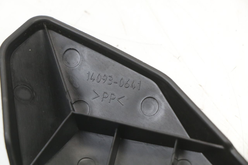 photo de CACHE SOUS SELLE DROIT KAWASAKI NINJA 400 (2018 - 2023)