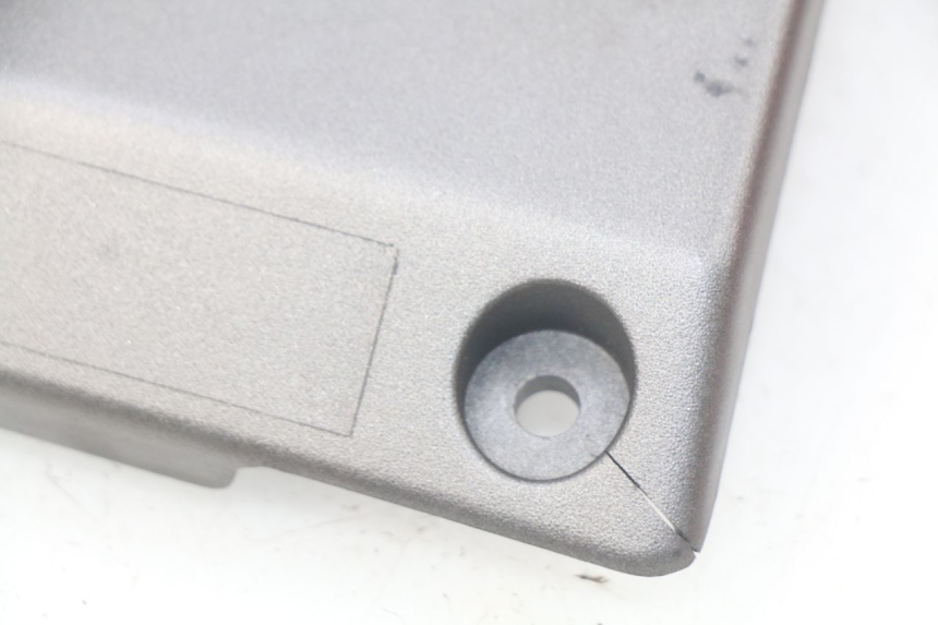 photo de CACHE SOUS SELLE DROIT KAWASAKI Z S 750 (2003 - 2006)